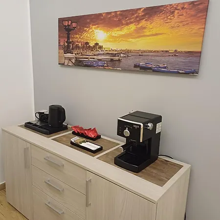 Luxury בית הארחה 4*