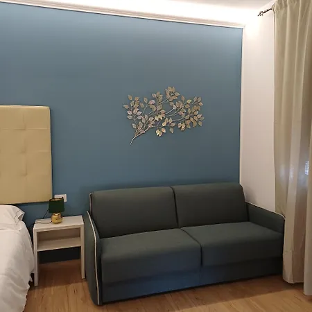 Luxury בית הארחה 3*